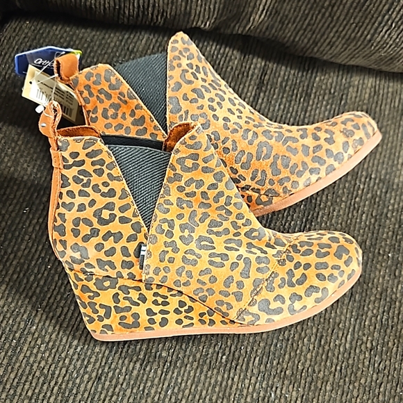Toms Leopard Print Wedge multiple sizes - Picture 1 of 3